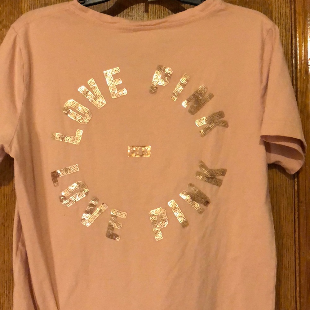 t shirt!! that’s super cute, matches anything. - Picture 3 of 3